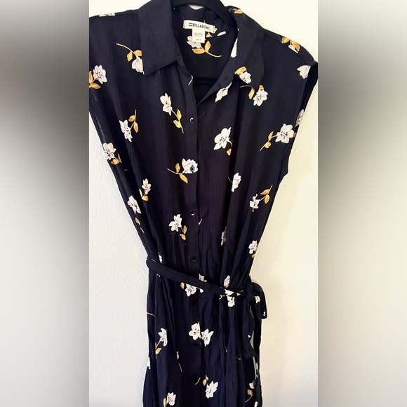 Billabong black floral dress with tie belt size MEDIUM🖤🌼 - Picture 2 of 5